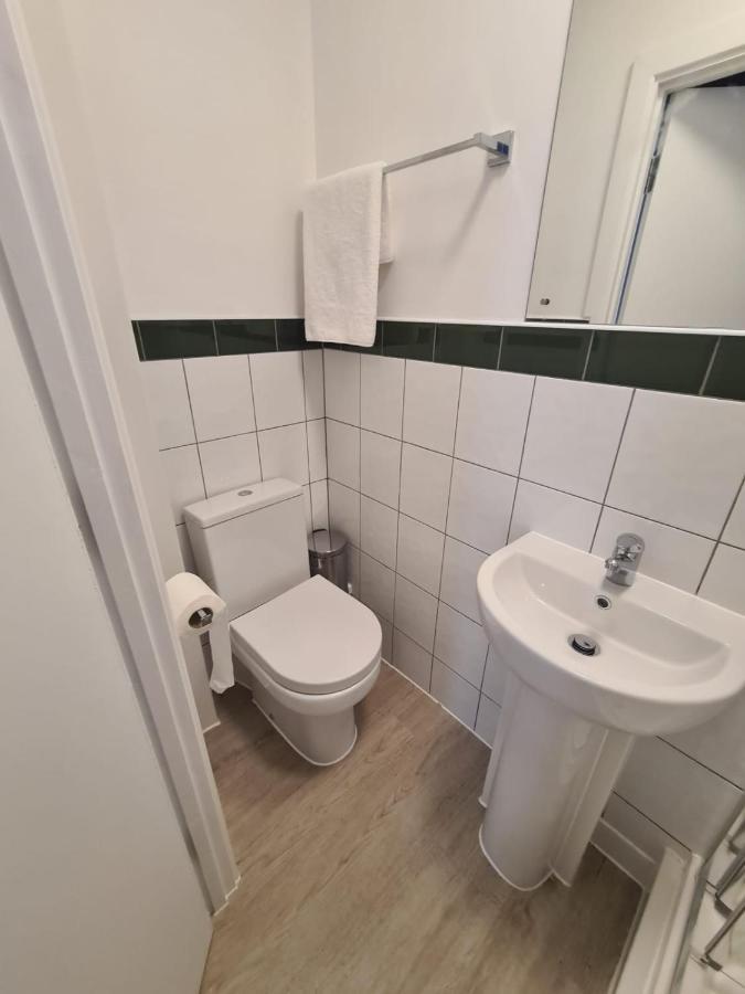 17 Elm Road Aparthotel Londra Esterno foto